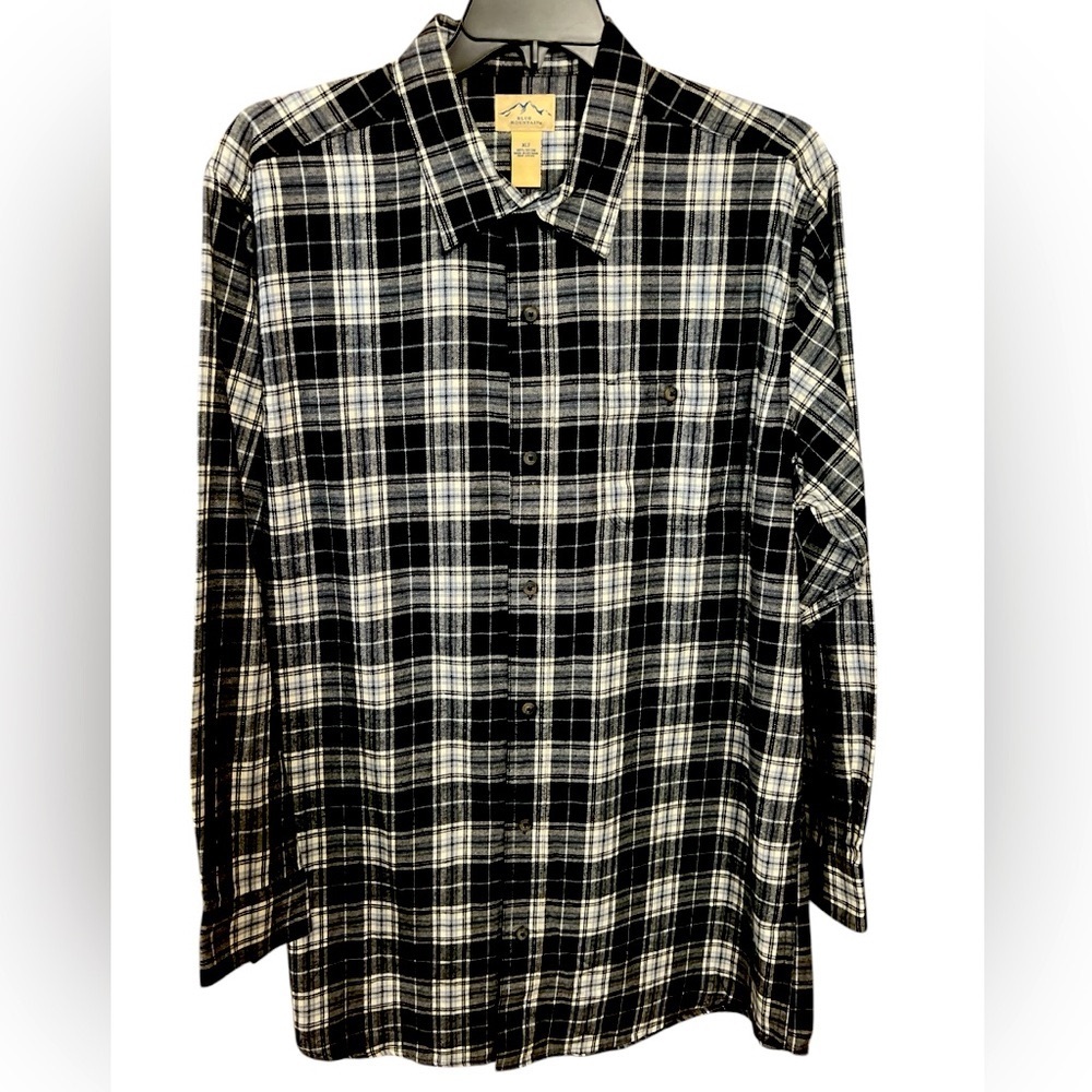 NWOT  XLT long sleeve button down shirt 100% Cotton Plaid 1 front Pocket